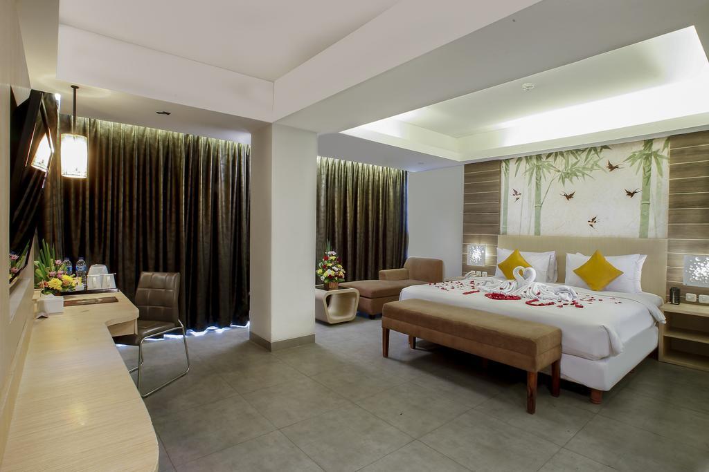 Kyriad Royal Seminyak  Ngoại thất bức ảnh