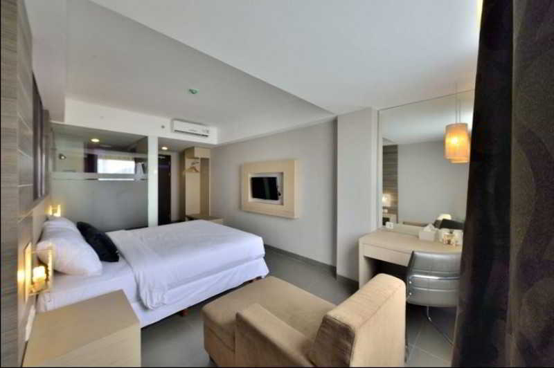 Kyriad Royal Seminyak  Ngoại thất bức ảnh