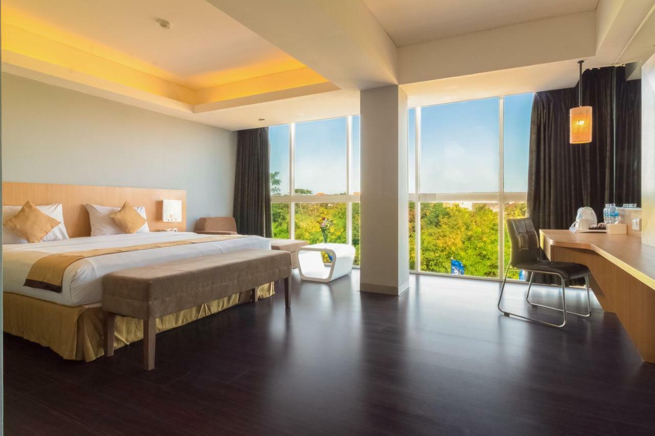Kyriad Royal Seminyak  Ngoại thất bức ảnh