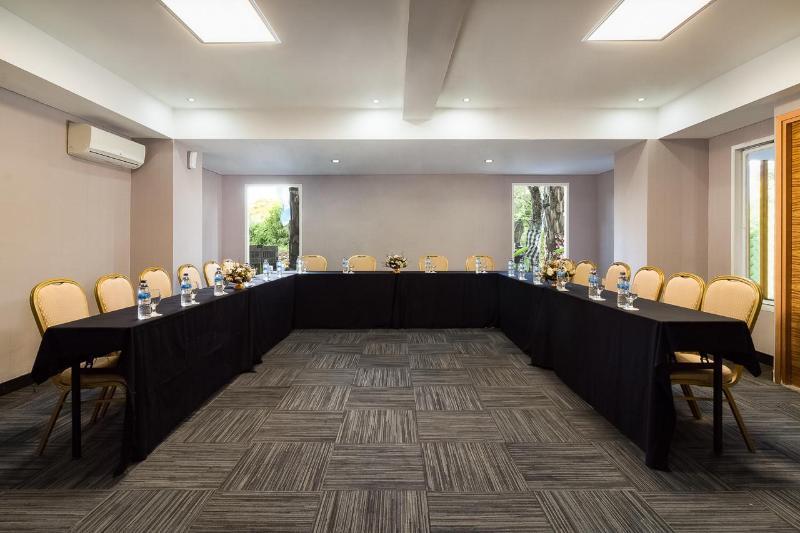 Kyriad Royal Seminyak  Ngoại thất bức ảnh